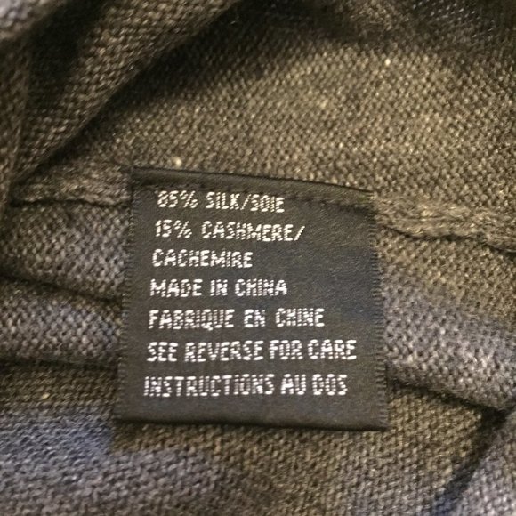 Holt Renfrew grey sweater with fur collar - Picture 4 of 4